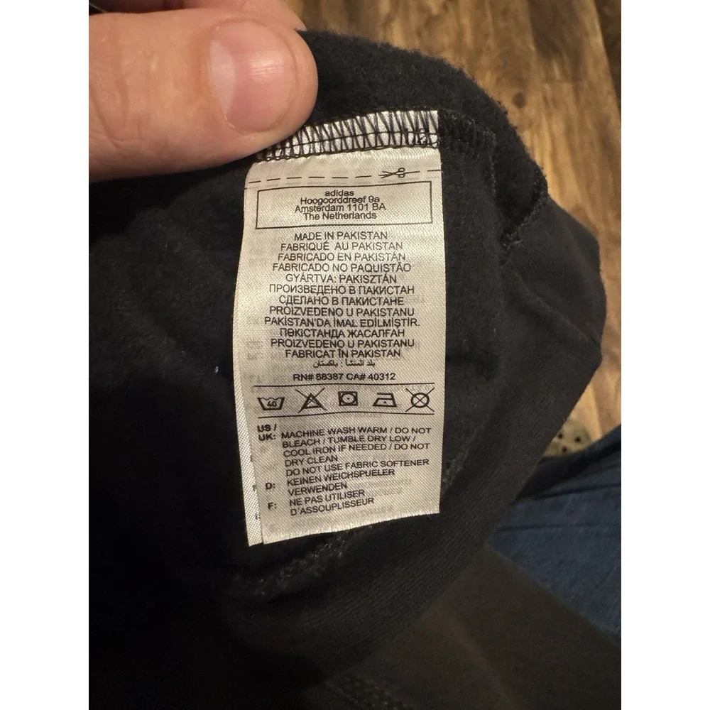 Adidas Men's Black Sweater Pullover Thin-Light Size Medium